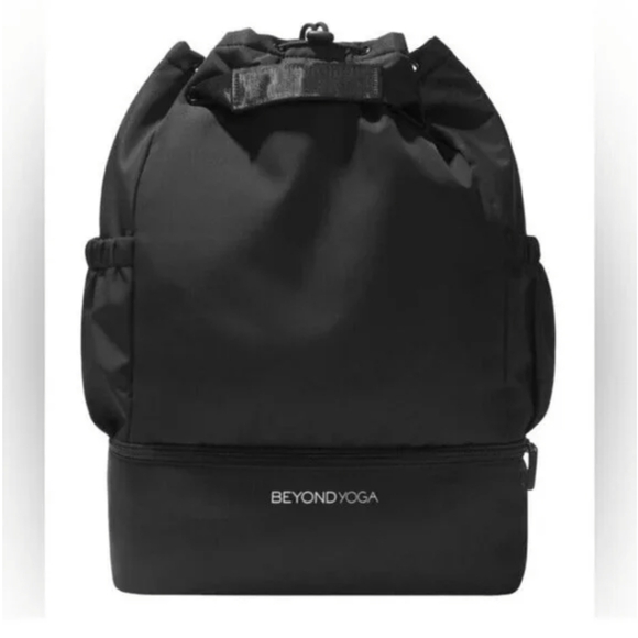 ๐๐ Beyond Yoga Convertable Gym Bag Pull-Cord Top - Picture 5 of 12